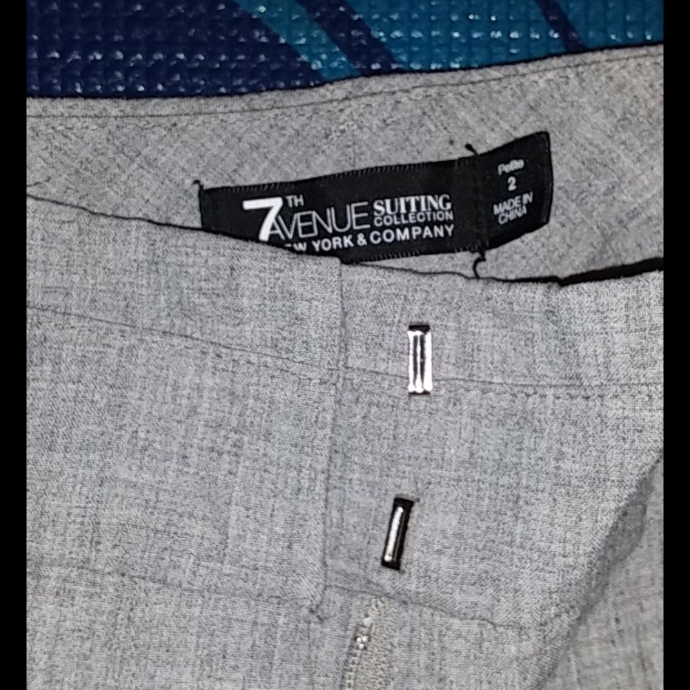 NY&CO Petite Mid rise modern bootcut pants size2 - Picture 5 of 6